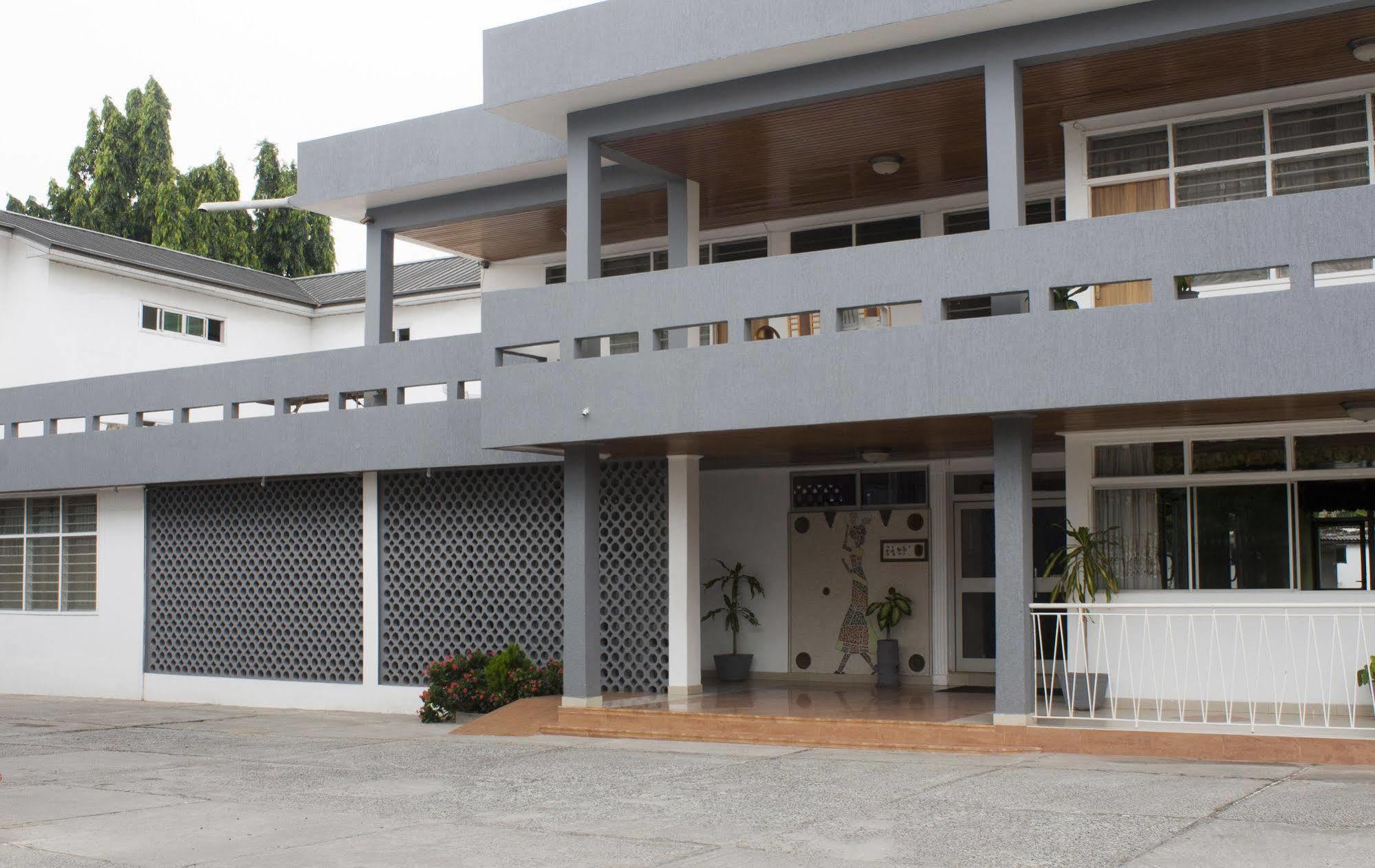 East Legon Guest Lodge Madina Eksteriør bilde