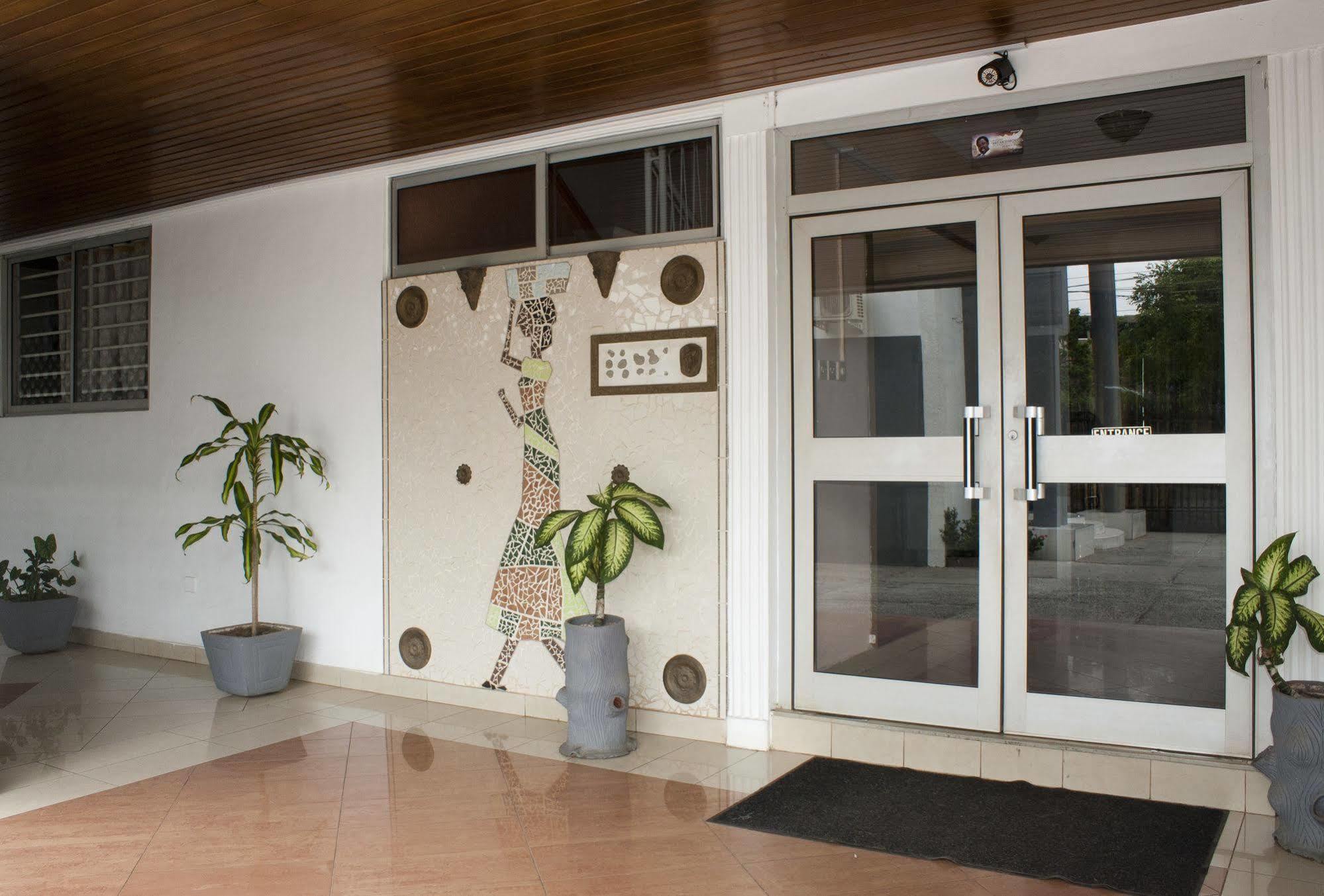 East Legon Guest Lodge Madina Eksteriør bilde