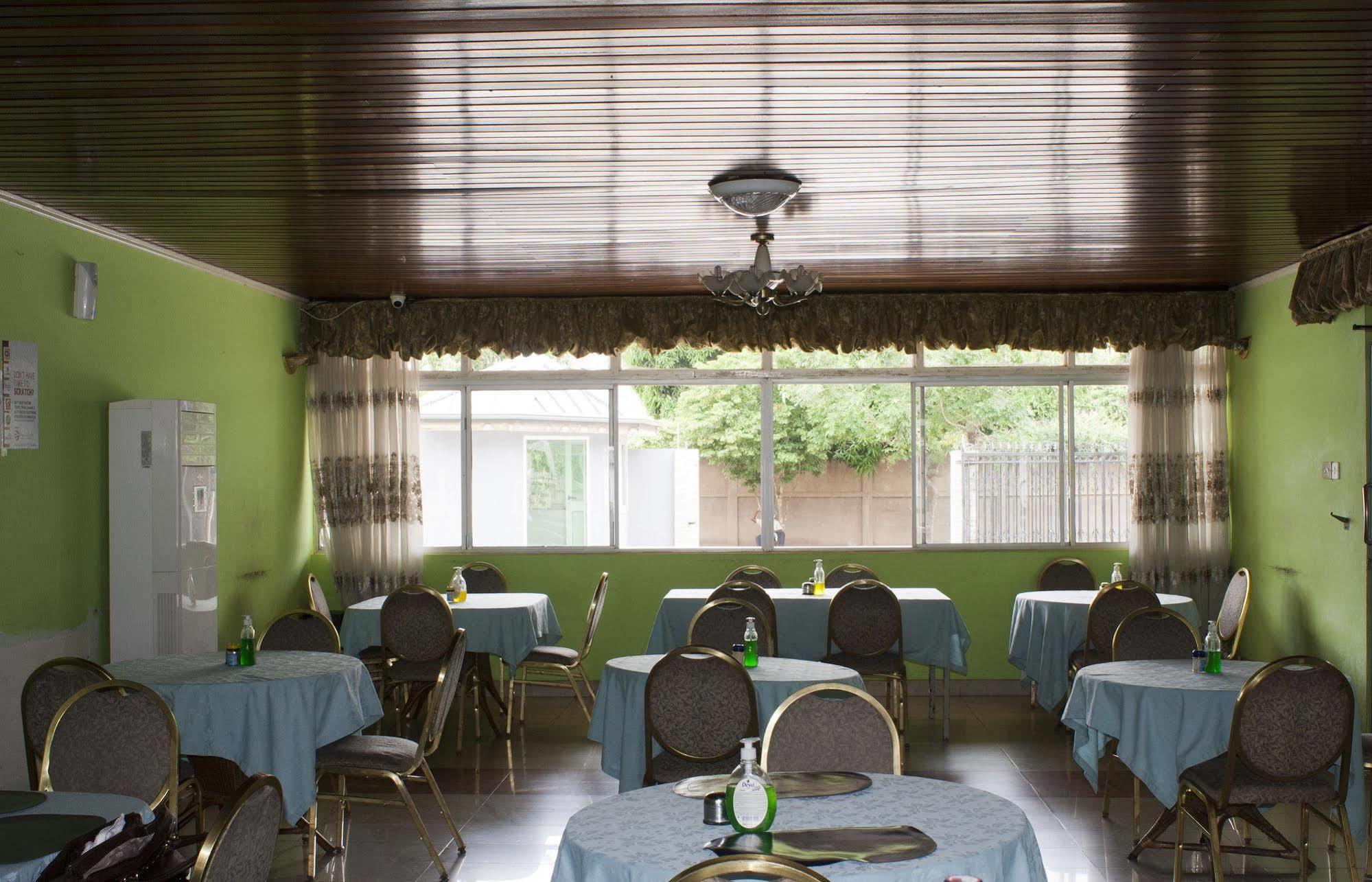 East Legon Guest Lodge Madina Eksteriør bilde